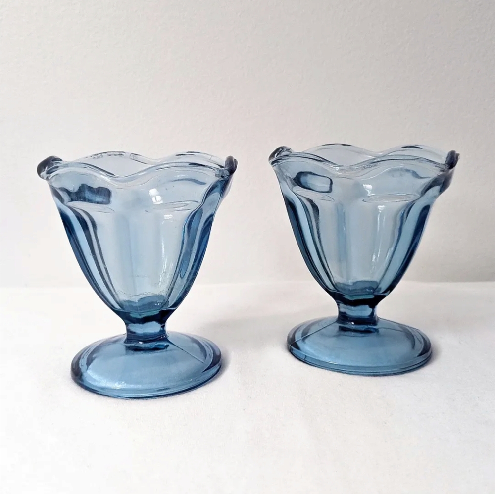 2 Vintage Anchor Hocking Blue Glass Dessert/Ice Cream Cups